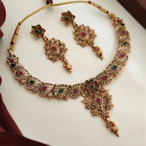 Elegant jewelry sets for women with necklace, earrings, and bracelet