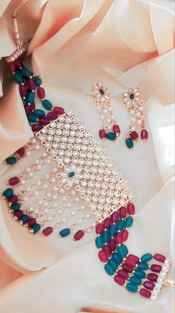 Elegant chik set with Multi Color and intricate design